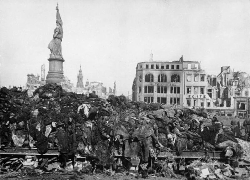 70-1-Dresden-1945-Nicht die politischen Lehren Hitlers haben uns in den Krieg gestürzt